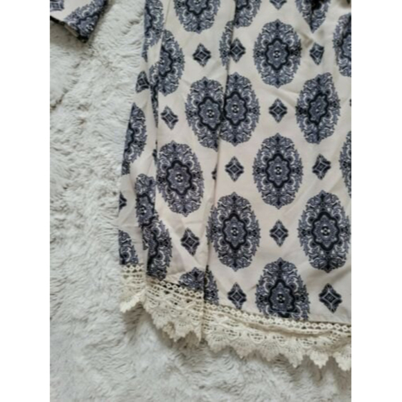 ✨️CL Altar'd State Cream Blue Diamond Print Lace Hem Dress Size M - Picture 3 of 12